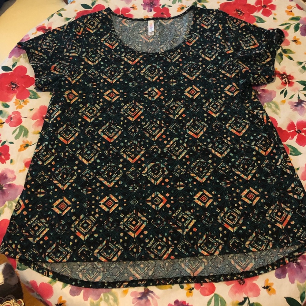 LulaRoe Classic Tee